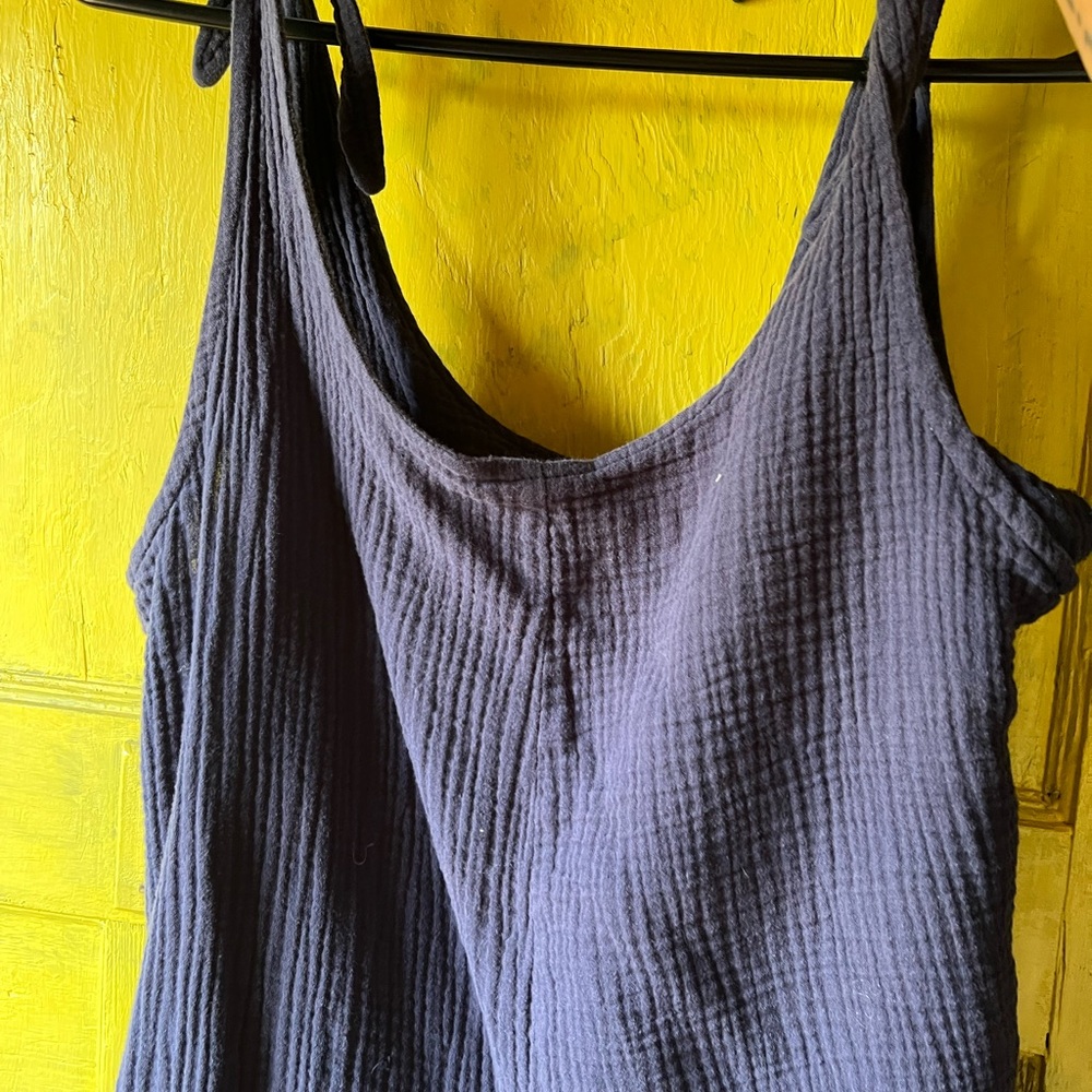 Smash + Tess Navy Sleeveless Shortie Romper summer, vacation, airy look - Picture 4 of 4